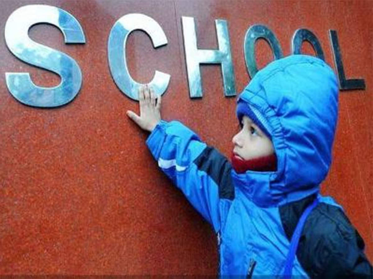 जानिए, स्कूल जाने के नाम पर क्यों बहानेबाजी करते हैं बच्चे... - kids who  don't want to go to school give these excuses | Navbharat Times