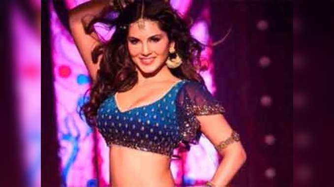 Check out: Sunny Leone as 'Laila' in ‘Raees’ 