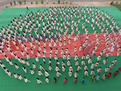 Watch: 7000 women rehearse Thiruvathira dance in a bid to enter Guinness records 