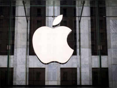 Apple becomes first US firm to touch $800 bn valuation 