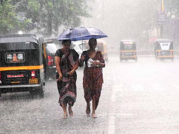 pre-monsoon rain: महाराष्ट्र में भारी बारिश से 12 की मौत, अगले 24 घंटों में  भारी बारिश की चेतावनी - overnight rain claims 12 lives in maharashtra |  Navbharat Times