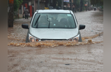 मुंबई जैसी भारी बारिश में ऐसे रखें कार की सेहत का ख्याल
