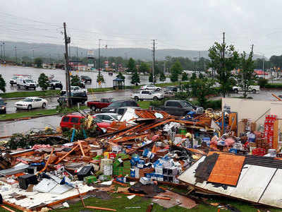 अमेरिका में टॉरनेडो ने मचाई तबाही, कई घरों को पहुंचा नुकसान 