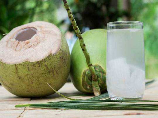 नारियल पानी के 8 फायदे, सुनकर चौंक जाएंगे - 8 healthy facts about coconut  water that will blow your mind - Navbharat Times