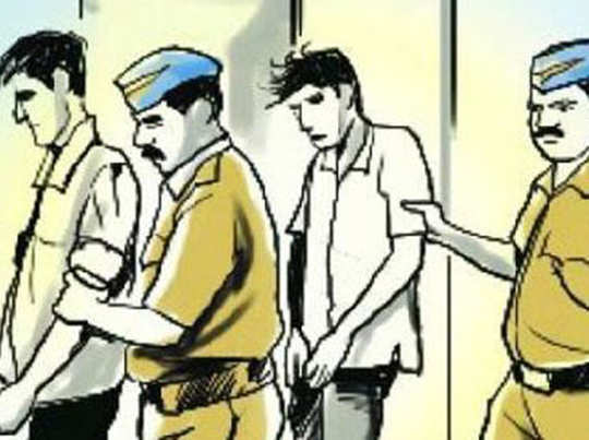 cigarette thieves: 50 लाख की सिगरेट लूट का खुलासा, 3 गिरफ्तार - cigarette  loot case solved, three arrested | Navbharat Times