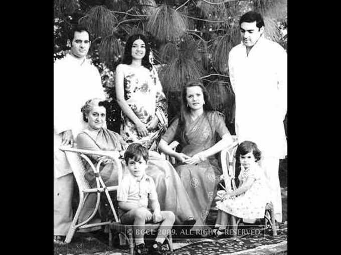 इंदिरा गांधीच कुटुंब