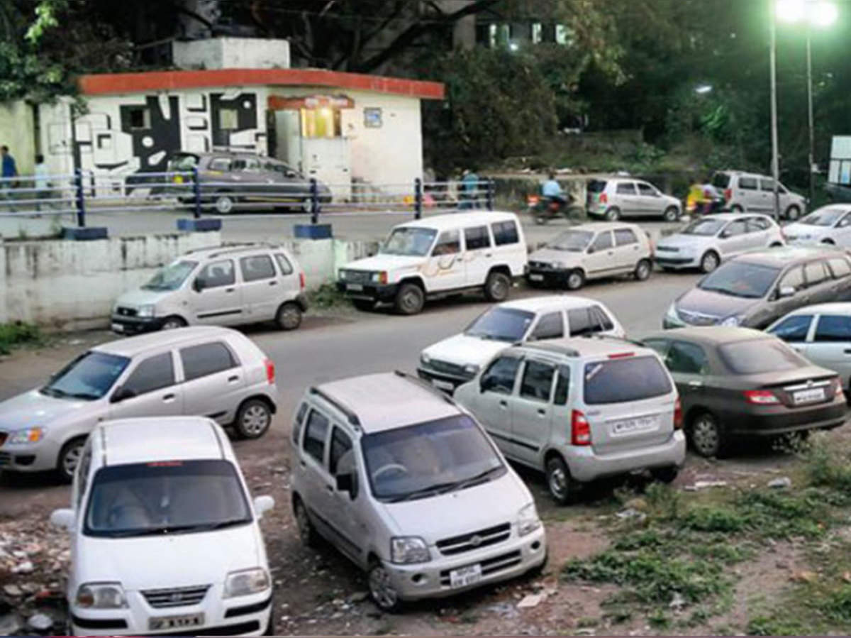 Nitin Gadkari ऐस क र प र क करन व ल क ख च ए तस व र म ल ग इन म Click Picture Of Illegally Parked Vehicles And Get Rewarded Navbharat Times