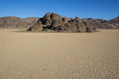 racetrack-playa-death-valley