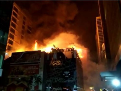 मुंबई: कमला मिल कंपाउंड में भीषण आग, 15 लोगों की मौत 