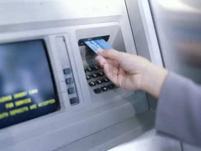 ATM की मदद से ये 9 काम आसानी से कर सकते हैं पूरे