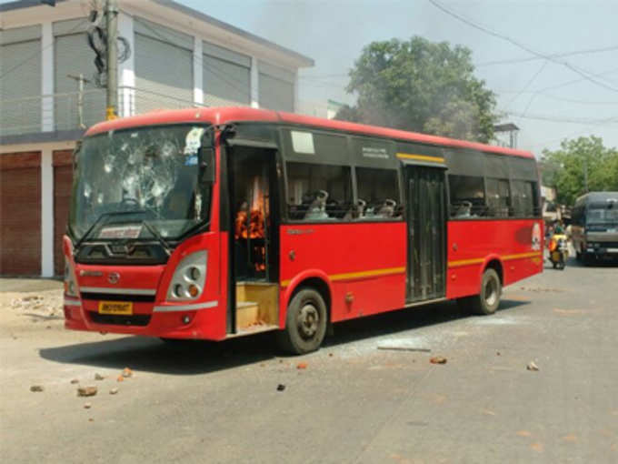 nagpur-bus-Ablaze