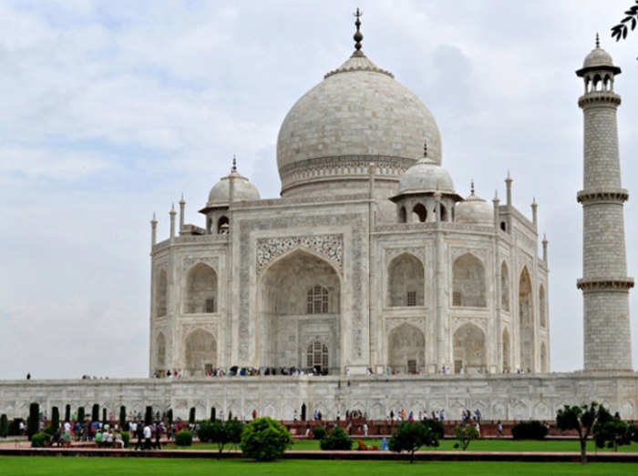 Taj Mahal अपन धर हर अपन पहच न म त जमहल क ट डर अभ नह Centre Government Will Not Give Taj Mahal In Adopt A Heritage Initiative In Near Future Navbharat Times