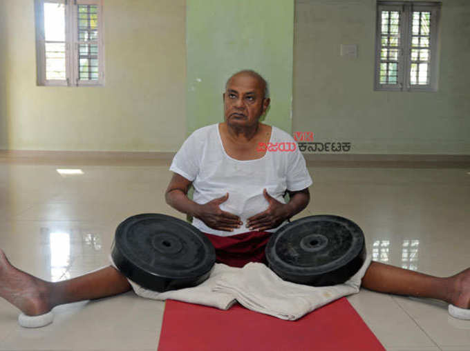 devegowda-yoga3