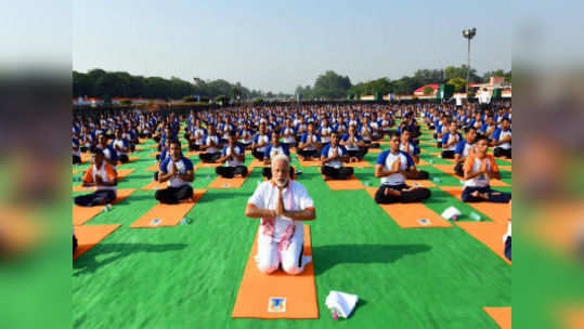 International Yoga Day: योग दुभंगलेला समाज-कुटुंब जोडतो: मोदी