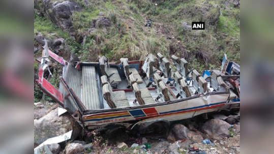 उत्तराखंडमध्ये बस दरीत कोसळून ४७ ठार