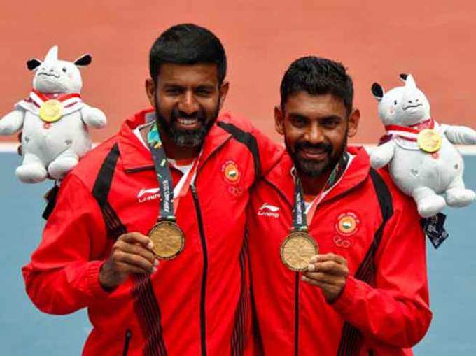 Pasangan Rohan Bopanna dan Divij Sharan memenangkan emas