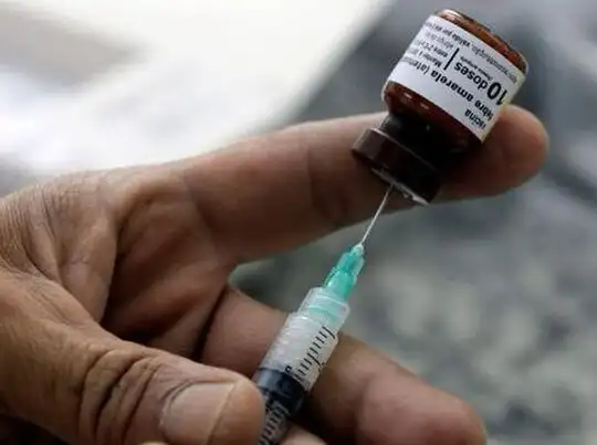 wrong injection, प्रेग्नेंट महिला की मौत, गलत इंजेक्शन लगाने का आरोप -  pregnant woman died, doctor accused of giving wrong injection - Navbharat  Times