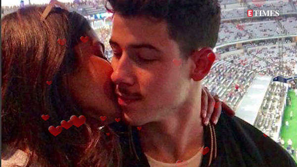 priyanka chopra kiss nick jonas publicly