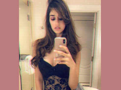 Disha Patani Photos: ऐक्ट्रेस दिशा पाटनी की 10 हॉट फोटोज