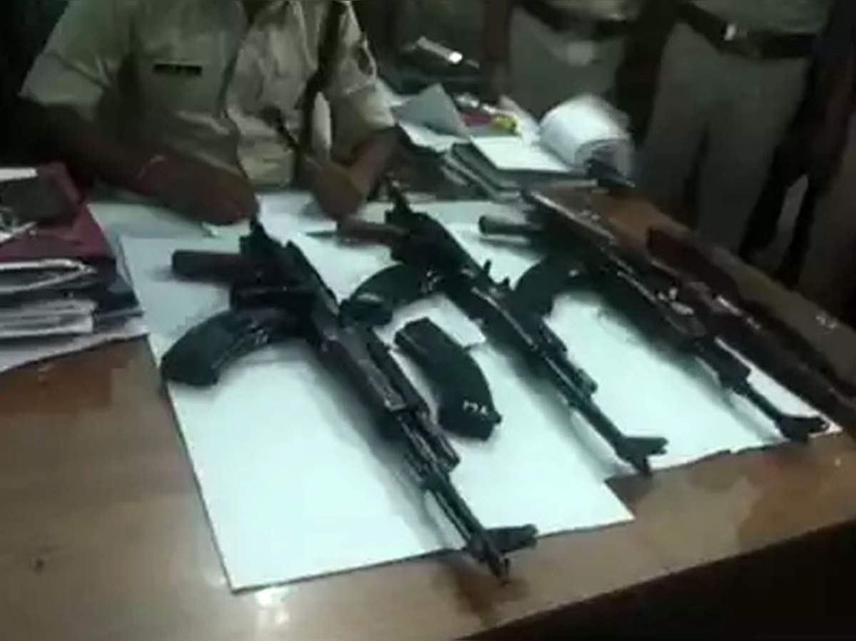 Assault Rifles ब ह र क ओ न ल य तक म हथ य र ख फ क द सर न म बन रह ह च र क एक 47 Deadly Ak 47 Sprouting Across Bihar Leaving A Trail Of Blood And Terror Behind