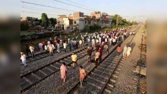 अमृतसर रेल्वे दुर्घटना निष्काळजीपणामुळेच; बॉलिवूडच्या प्रतिक्रीया