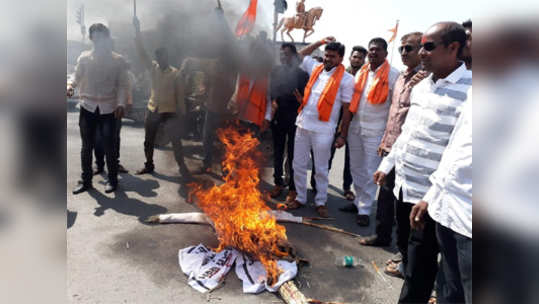 अजित पवारांना ताफ्यासह जाळू, शिवसेनेचा इशारा