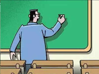अब देश में महिलाएं पुरुषों से कंधे से कंधा मिलाकर चल रही हैं। कई क्षेत्रों में वे पुरुषों से भी आगे हैं। एजुकेशन में कुछ क्षेत्र हैं, जिसमें डिग्री, डिप्लोमा या सर्टिफिकेट की पढ़ाई कर महिलाएं आसानी से जॉब पा सकती हैं। ये कोर्स महिलाओं के लिए सुरक्षित जॉब का आश्वासन देते हैं। आगे की स्लाइड्स में देखें कौन से हैं वे कोर्सेज... महिलाओं के लिए बेहतर कोर्स, अच्छा पैसा और खूब मौका
