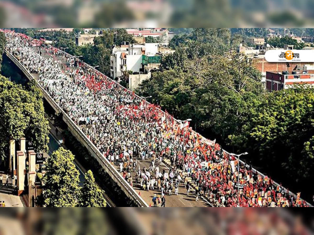 Kisan Mukti March ক ষ ন মঞ চ জ ট র ছব Congregating In Delhi Thousands Of Farmers And Tribals From 26 States Of India Marched From Ramlila Maidan Eisamay