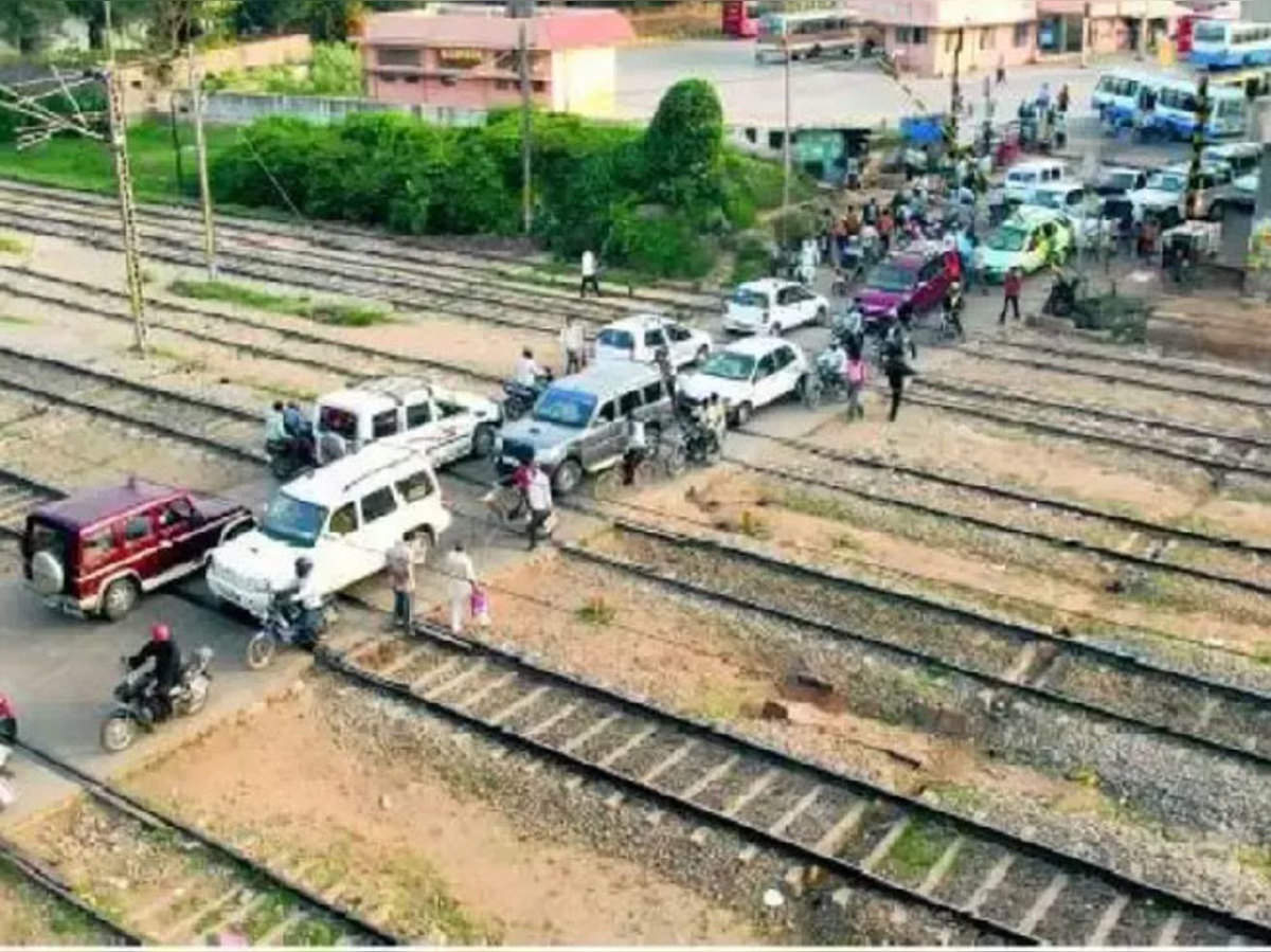 Unmanned Railway Crossing र लव म सभ म नवरह त क र स ग खत म इल ह ब द म बच स र फ एक Railways Eliminates All But One Unmanned Level Crossings On Its Network Navbharat Times