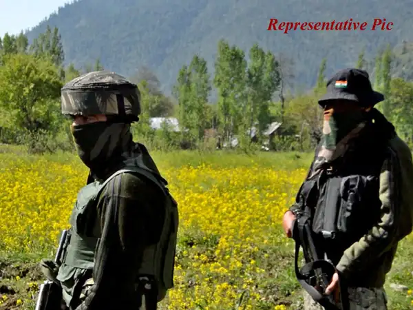 jk army major martyred three soldiers injured in ied blast in nowshera