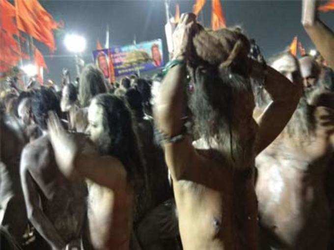 sadhu-in-kumbha