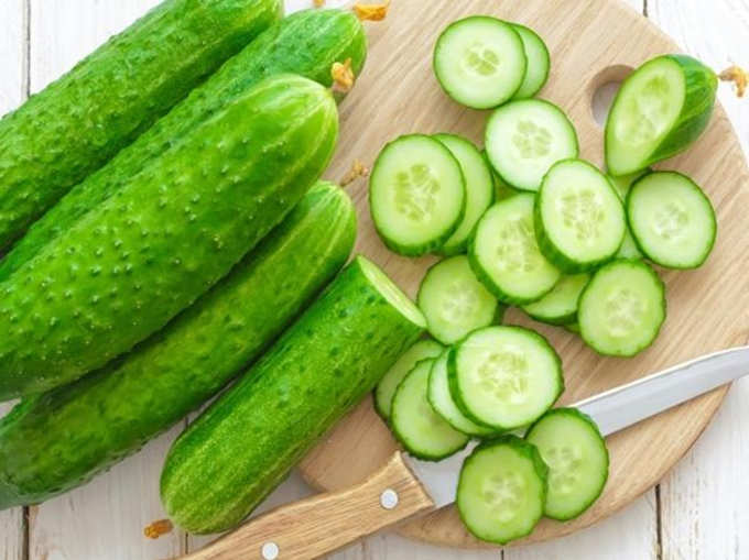 cucumbers: lifestyle eating cucumber at night is good or bad for health - रात में खीरा खाना सेहत के लिए अच्छा या बुरा, यहां जानें - Navbharat Times Photogallery
