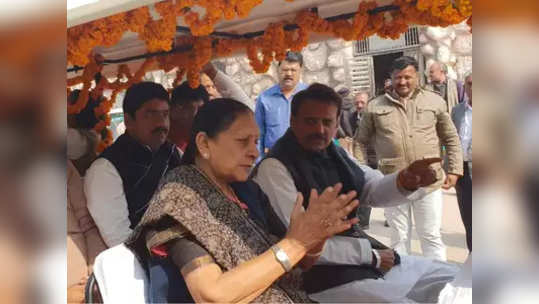 Anandiben Patel : मोदी साहेबांची काळजी घ्या: आनंदीबेन