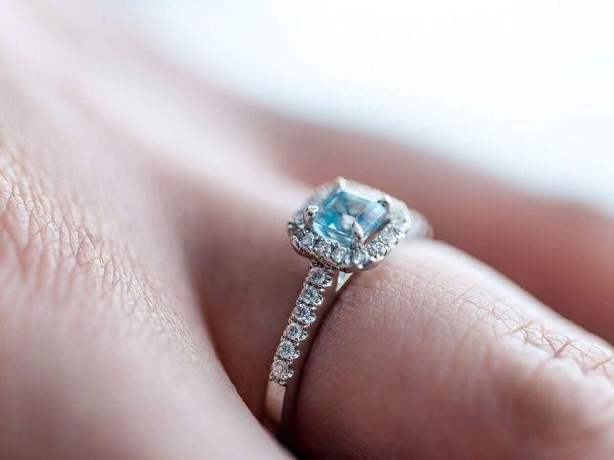 30 स ल पहल 925 र पय म खर द क च क अ ग ठ 68 कर ड म ब क Diamond Ring Sold After 30 Year Got Rs 68 Crore Navbharat Times