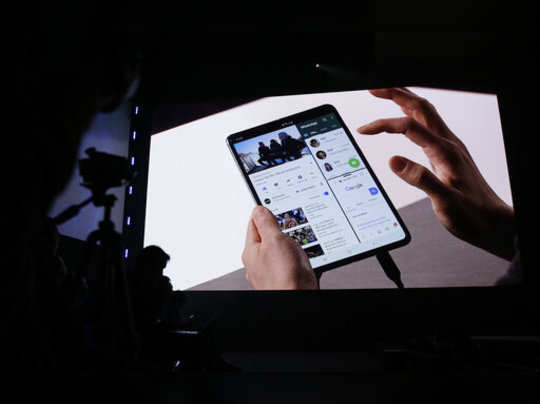 સેમસંગે ફોલ્ડેબલ ફોન લોન્ચ કરી સૌને ચોંકાવ્યા: ભાવ ₹1.41 લાખ