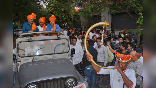 स्वागताने भारावले शहिदांचे वंशज