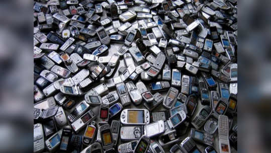 E Waste Rule: आयात परवाने निलंबित, ५ हजार कोटींचे प्रिमिअम स्मार्टफोन लटकले