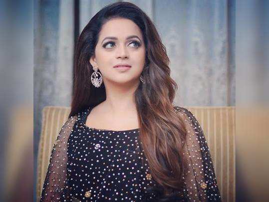 Bhavana Instagram Pics: ഭാവനയുടെ ഈ പുതിയ ചിത്രം നിങ്ങളെ അമ്പരിപ്പിക്കും - actress bhavana new instagram photos goes viral in social media | Samayam Malayalam