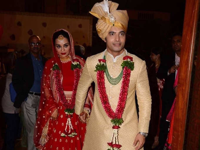 Divyanka Tripathi And Sharad Malhotra Wedding Pictures