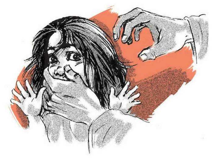 Hamirpur Rape Case हम रप र ग गर प क ब द 11 वर ष क बच च क न र मम हत य ग व म बड स ख य म प ल स फ र स त न त Hamirpur Rape Case 11 Year Old Girl Murdered After