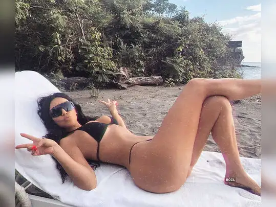 movie-viral-bikini-photos-of-kim-kardashian