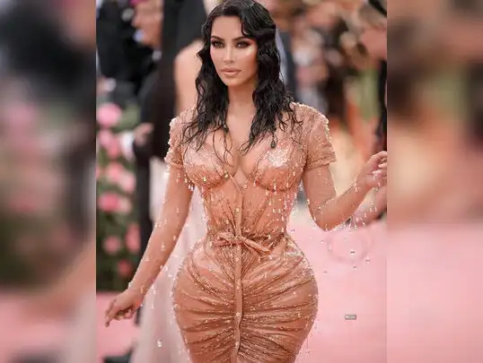 movie-viral-bikini-photos-of-kim-kardashian