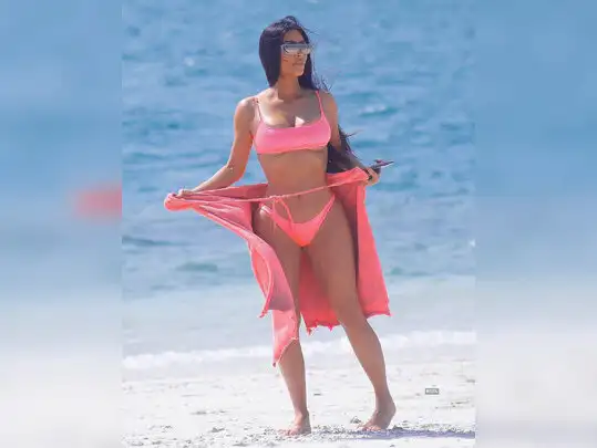 movie-viral-bikini-photos-of-kim-kardashian