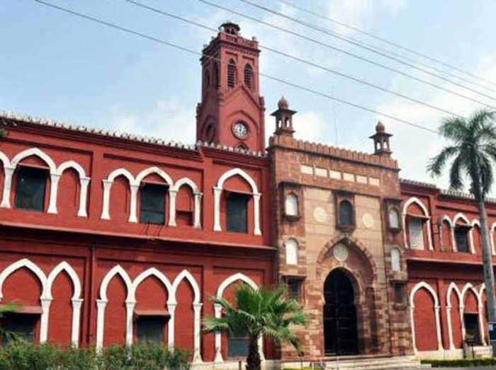 अलीगढ़ मुस्लिम यूनिवर्सिटी में मंदिर की मांग