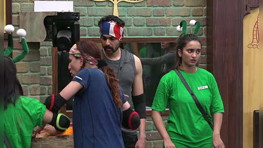 bigg boss marathi 2 july 25 2019 day 60 episode:बिग बॉसच्या घरात शिवानी बनतेय हिटलर?