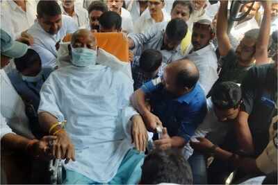 కాంగ్రెస్ నేత, మాజీ మంత్రి ముఖేష్ గౌడ్ ఆరోగ్య పరిస్థితి విషమం
