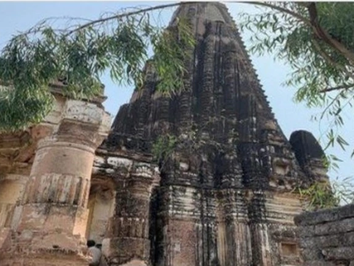 hindu temple in pak: पाक:बंटवारे के बाद पहली बार खुला 1000 साल पुराना हिंदू  मंदिर - pakistan opens historic hindu temple in punjab for worship after 72  years | Navbharat Times