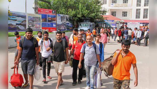 काश्मिरात पर्यटकांमध्ये गोंधळ