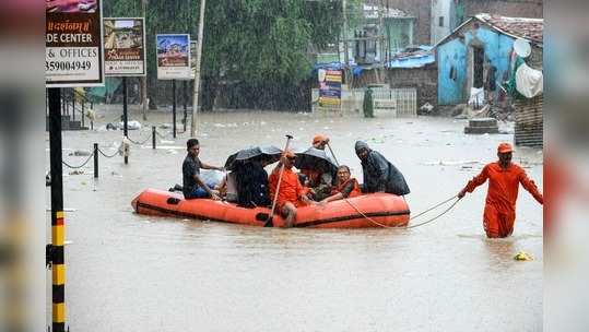 सूरत, बडोद्यात पावसाचे थैमान