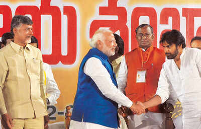 మోదీకి అభినందనలు, కేంద్రం సాహసోపేత నిర్ణయం తీసుకుంది: పవన్ కళ్యాణ్